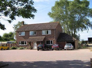 Willowbrook Riding Centre Чичестър Екстериор снимка